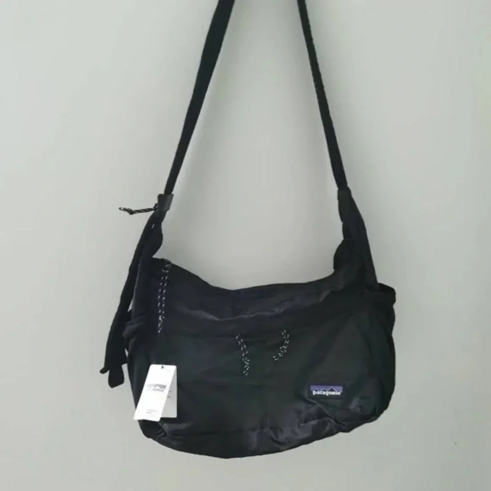 Patagonia Black Crossbody Bag - Picture 1 of 5